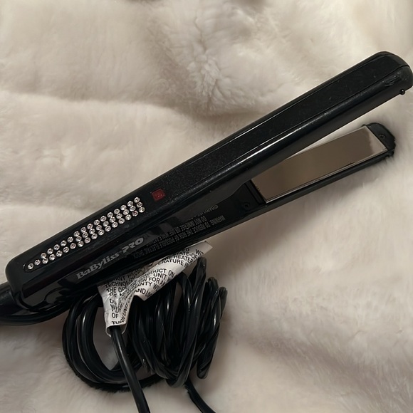 BaByliss Pro 1 inch straightening Iron Black with Rhinestones. Works great. - Picture 2 of 8